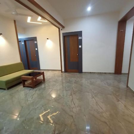 Hotel Crossview Palanpur Dış mekan fotoğraf