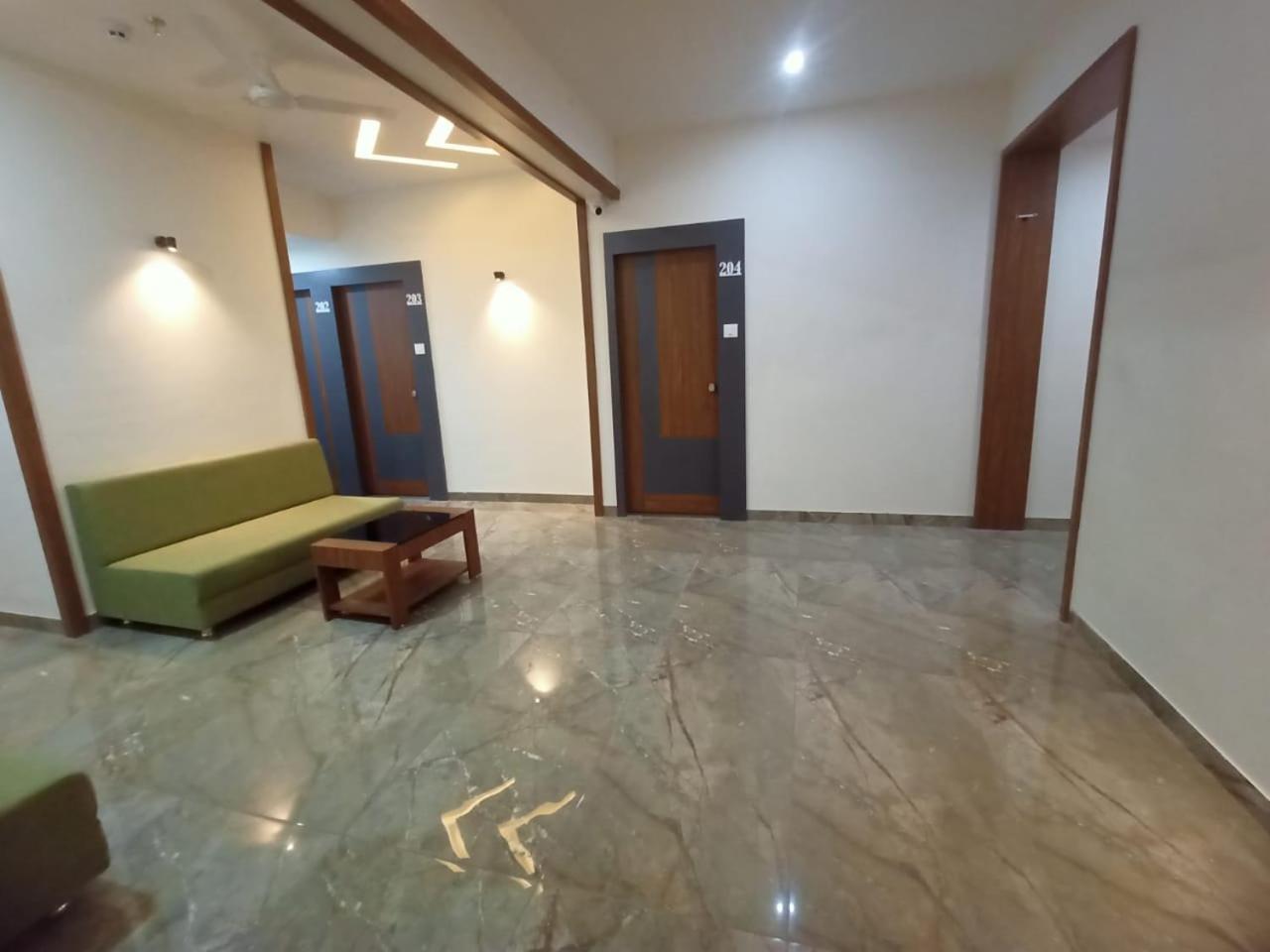 Hotel Crossview Palanpur Dış mekan fotoğraf
