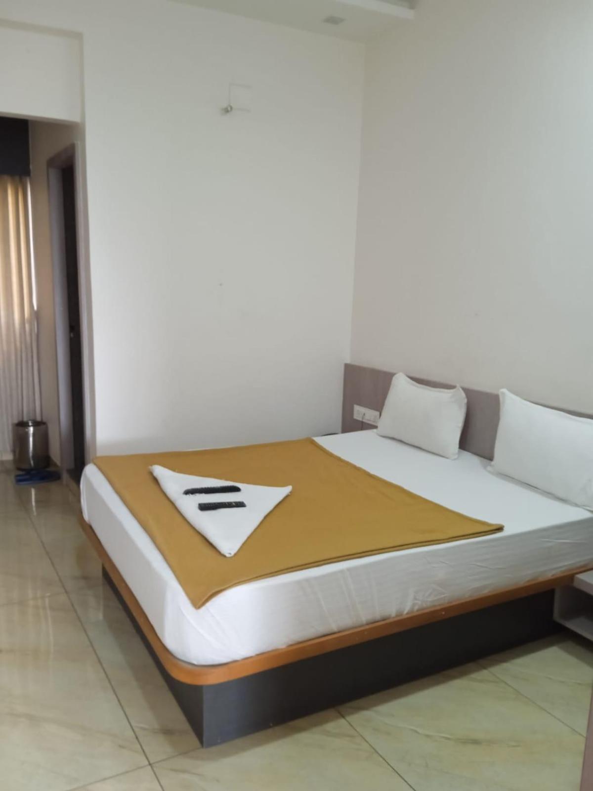 Hotel Crossview Palanpur Dış mekan fotoğraf