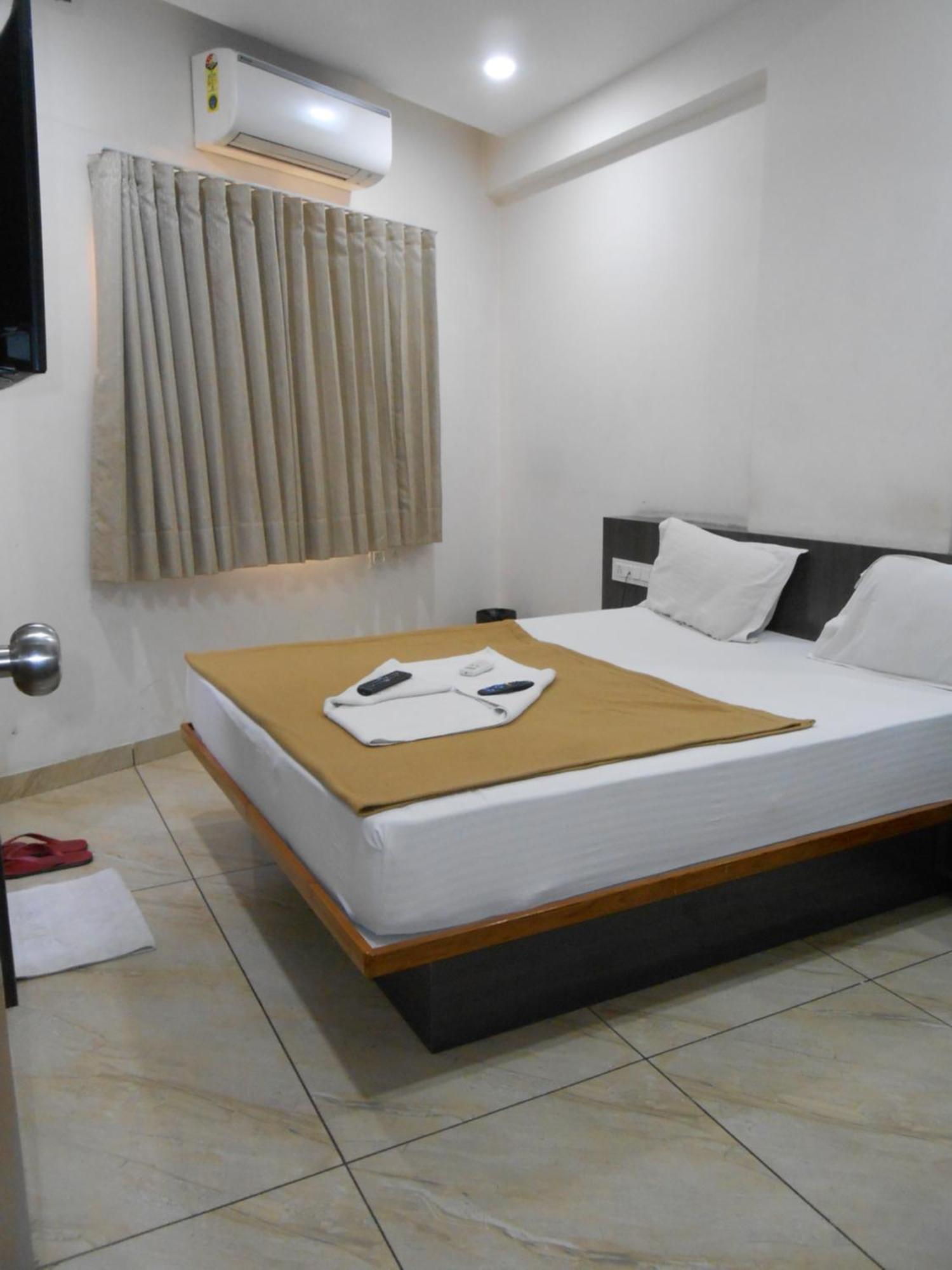 Hotel Crossview Palanpur Dış mekan fotoğraf