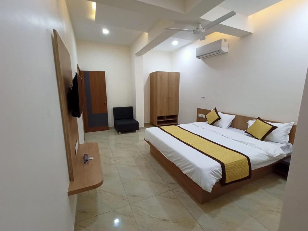 Hotel Crossview Palanpur Dış mekan fotoğraf